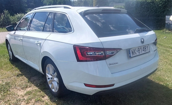 Skoda Superb cena 63000 przebieg: 192000, rok produkcji 2016 z Warszawa małe 254